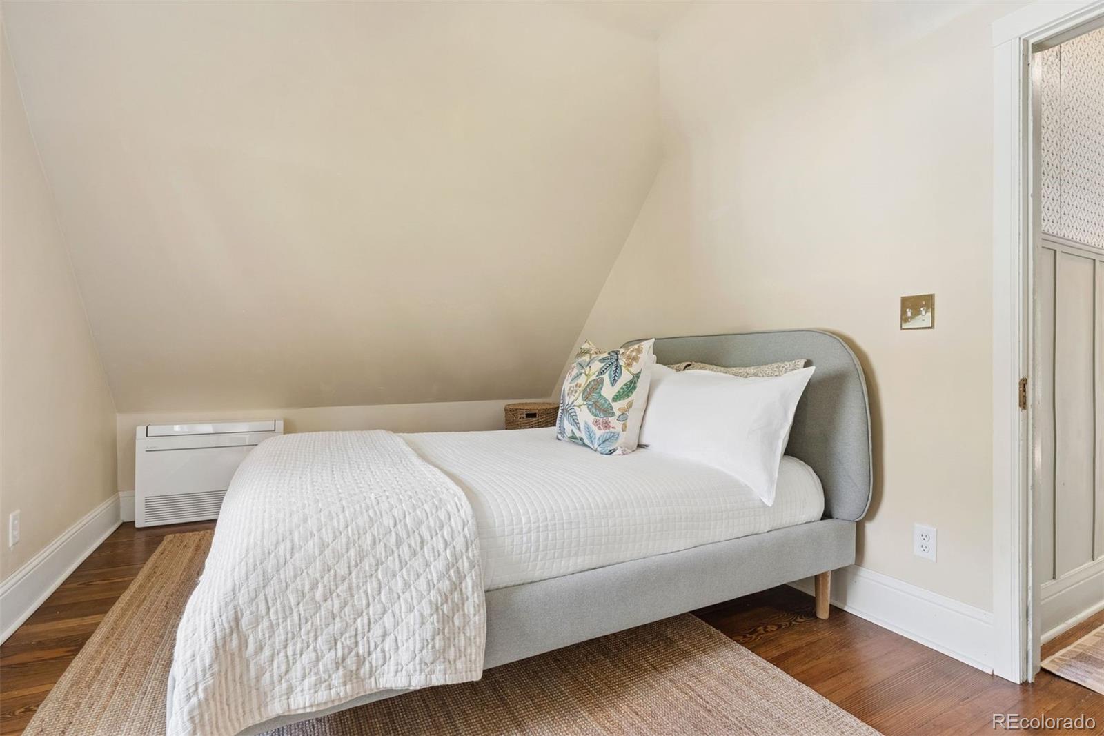 MLS Image #14 for 576 n franklin street,denver, Colorado
