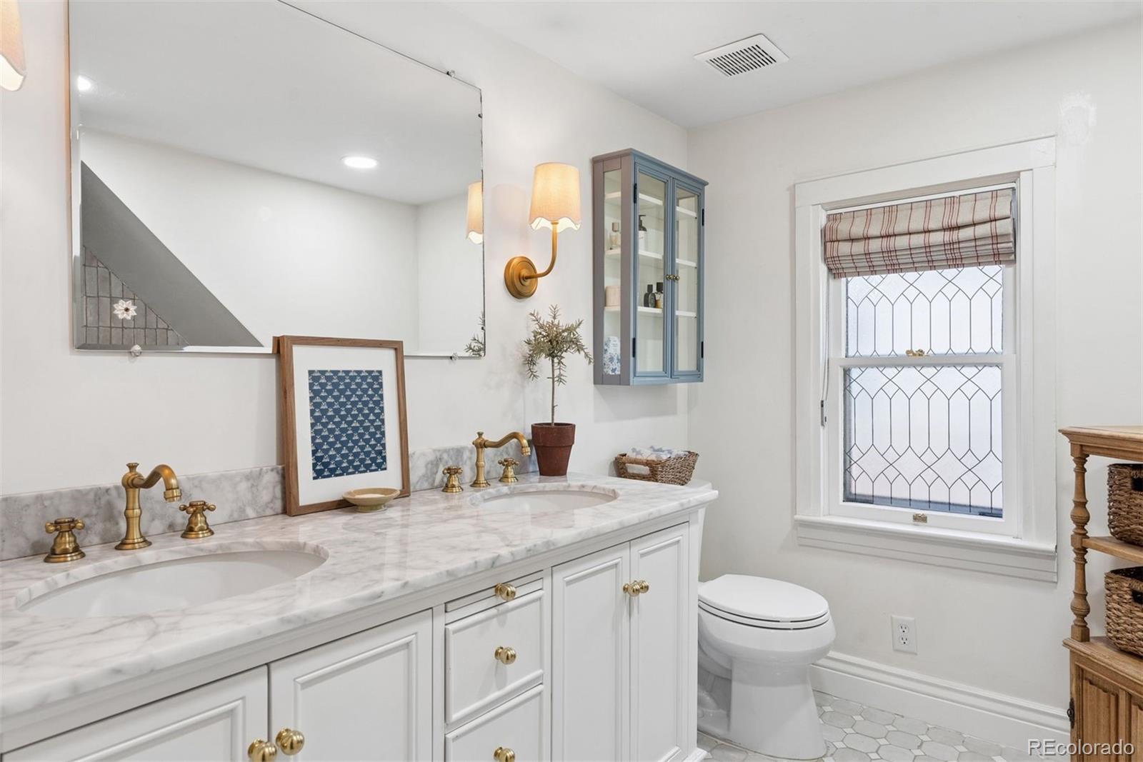 MLS Image #16 for 576 n franklin street,denver, Colorado