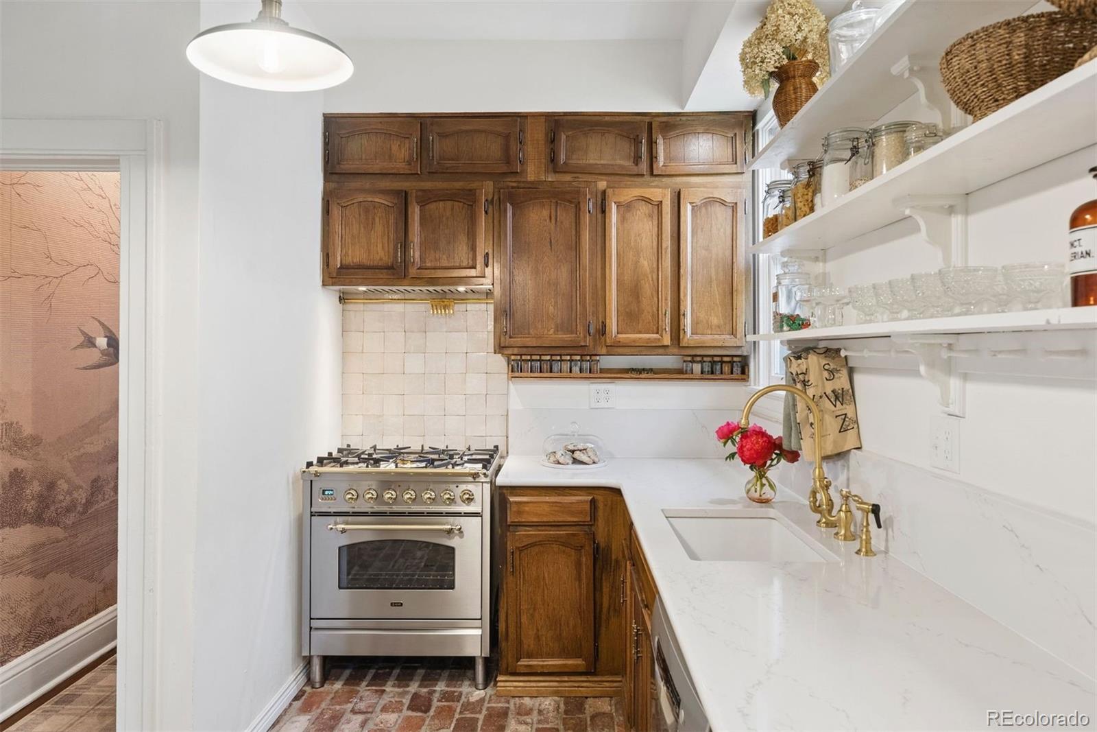MLS Image #8 for 576 n franklin street,denver, Colorado