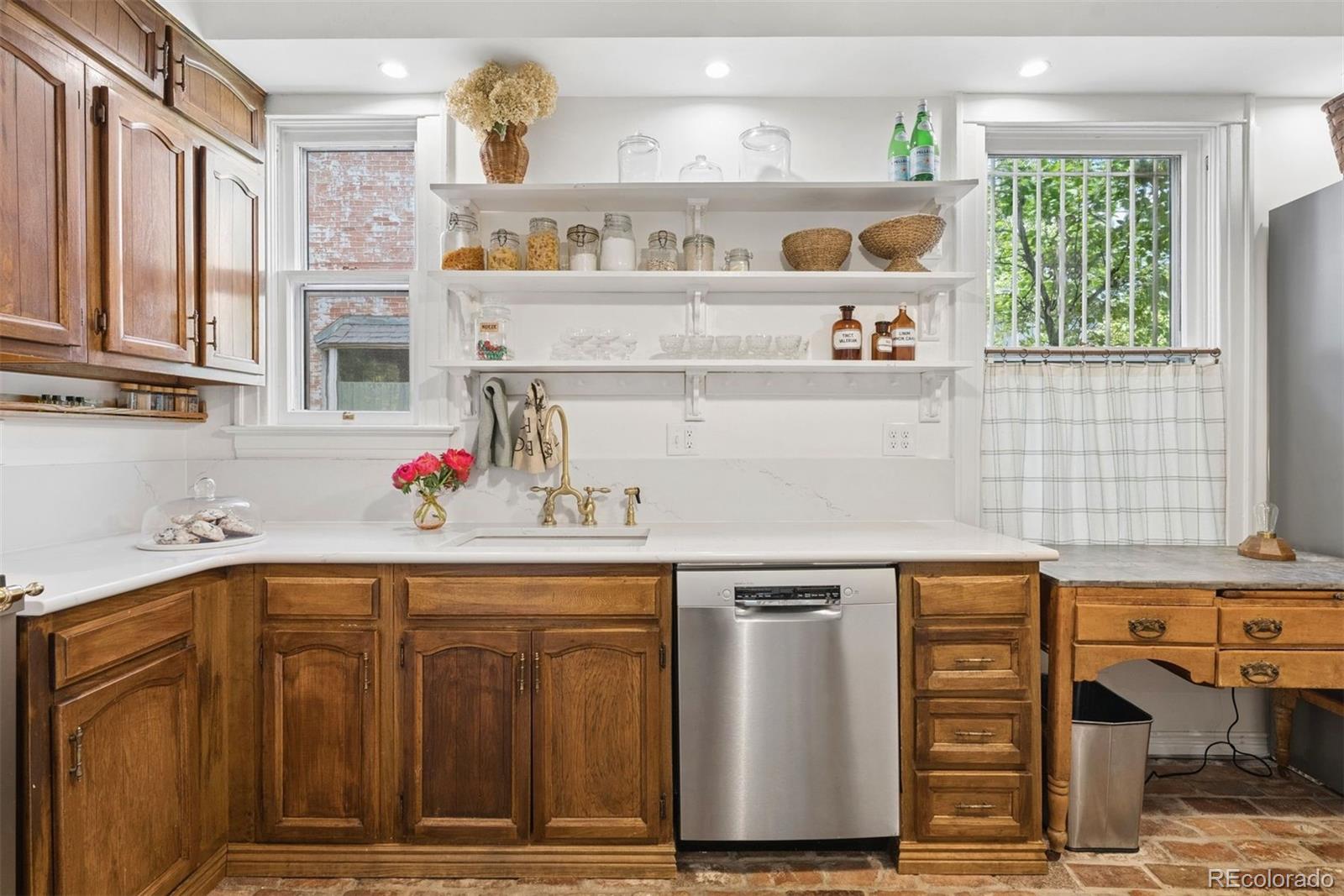 MLS Image #9 for 576 n franklin street,denver, Colorado