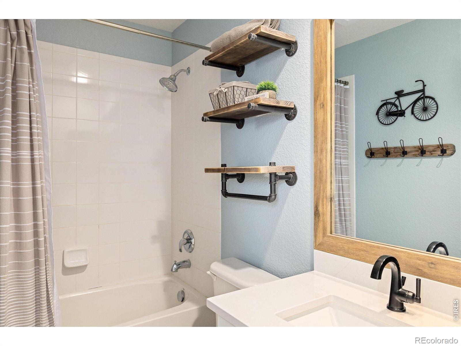 MLS Image #22 for 14000  winding river court,broomfield, Colorado
