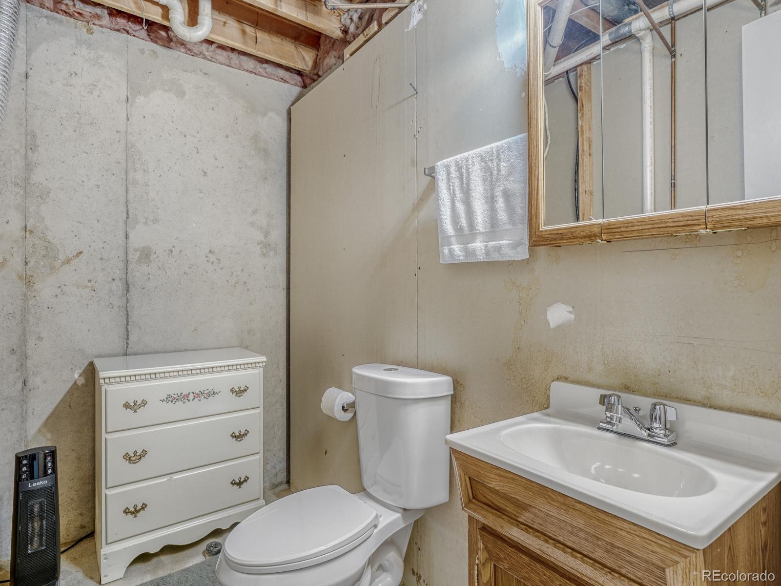 MLS Image #18 for 2746 s uravan street,aurora, Colorado