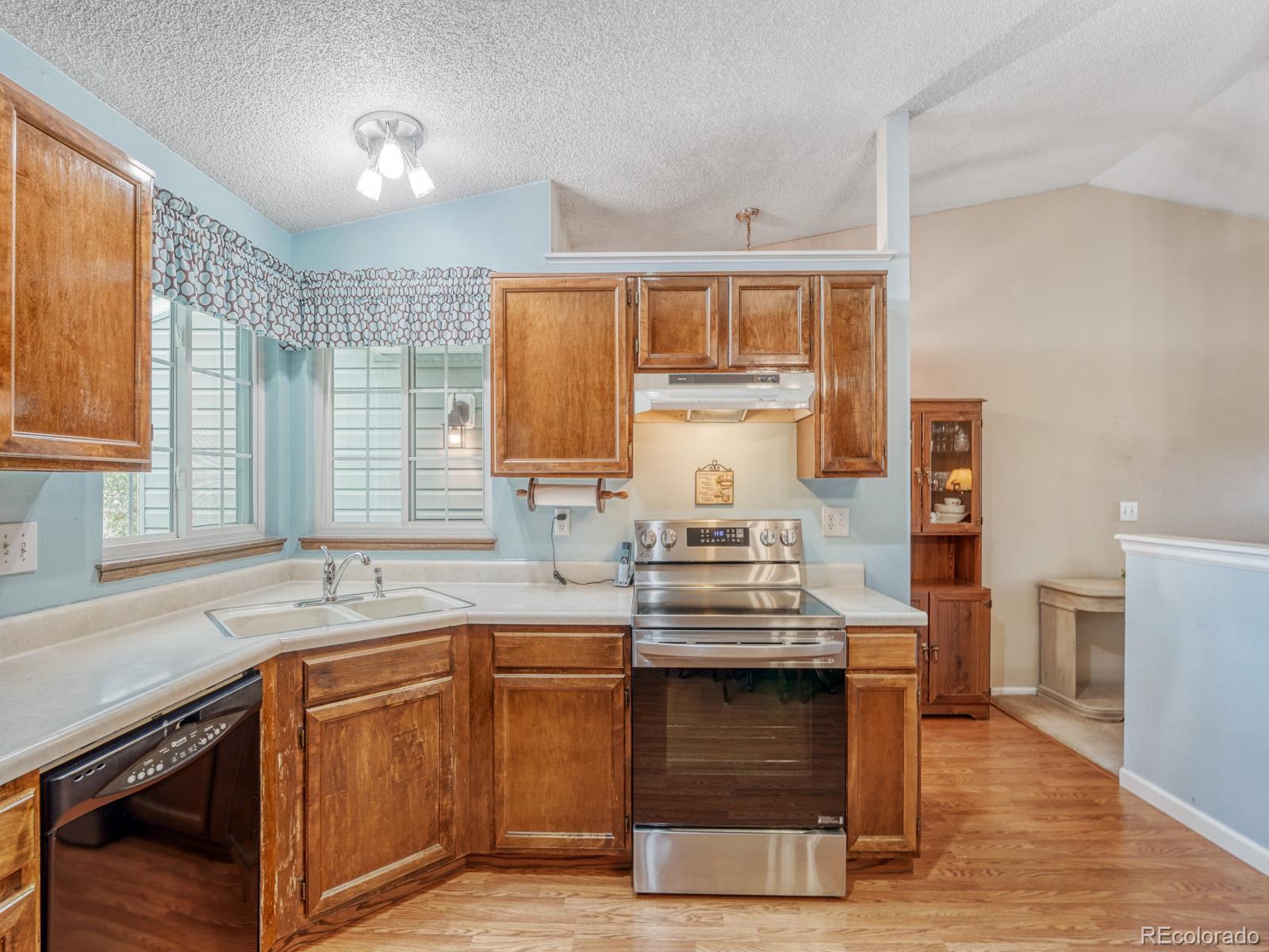 MLS Image #3 for 2746 s uravan street,aurora, Colorado