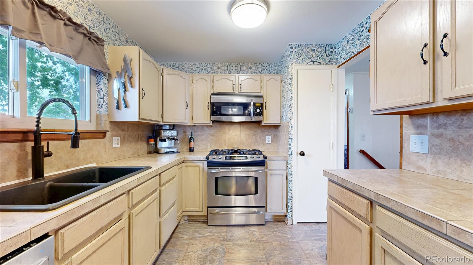 MLS Image #8 for 9374  bellaire street,thornton, Colorado