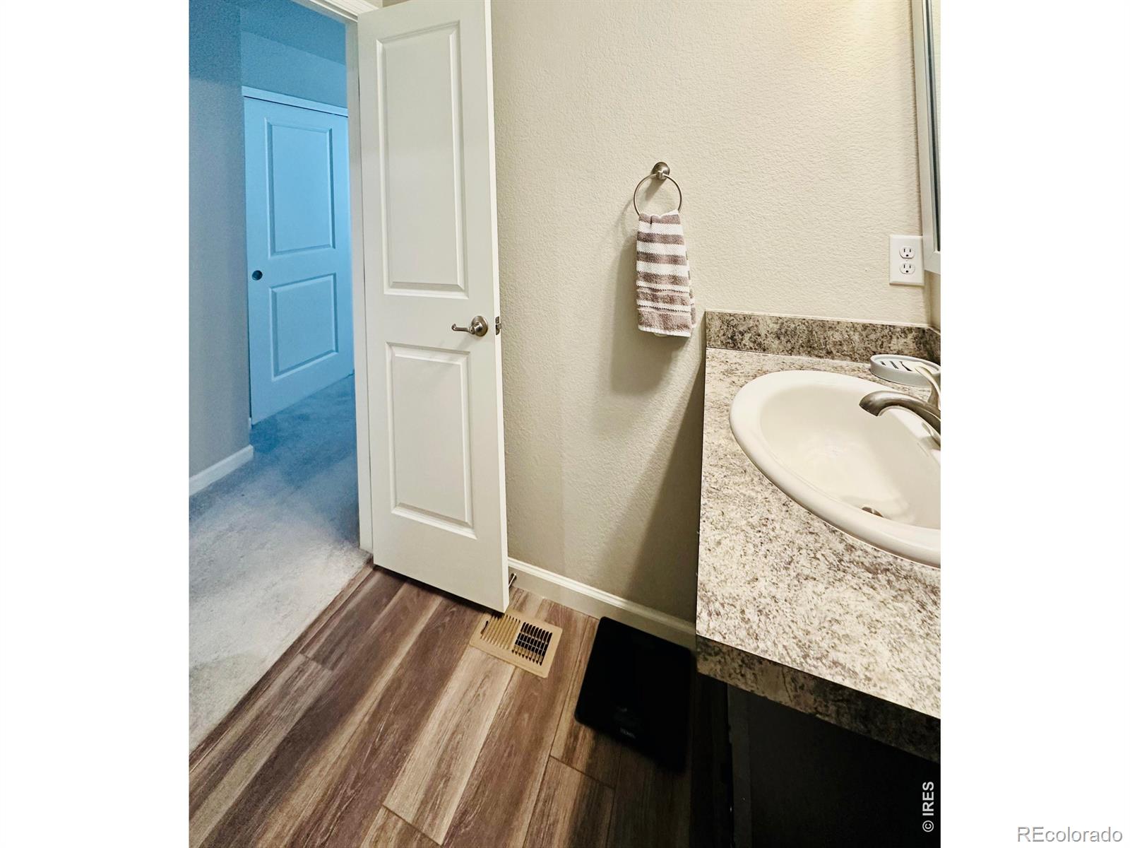 MLS Image #19 for 2615  great plains trail,berthoud, Colorado