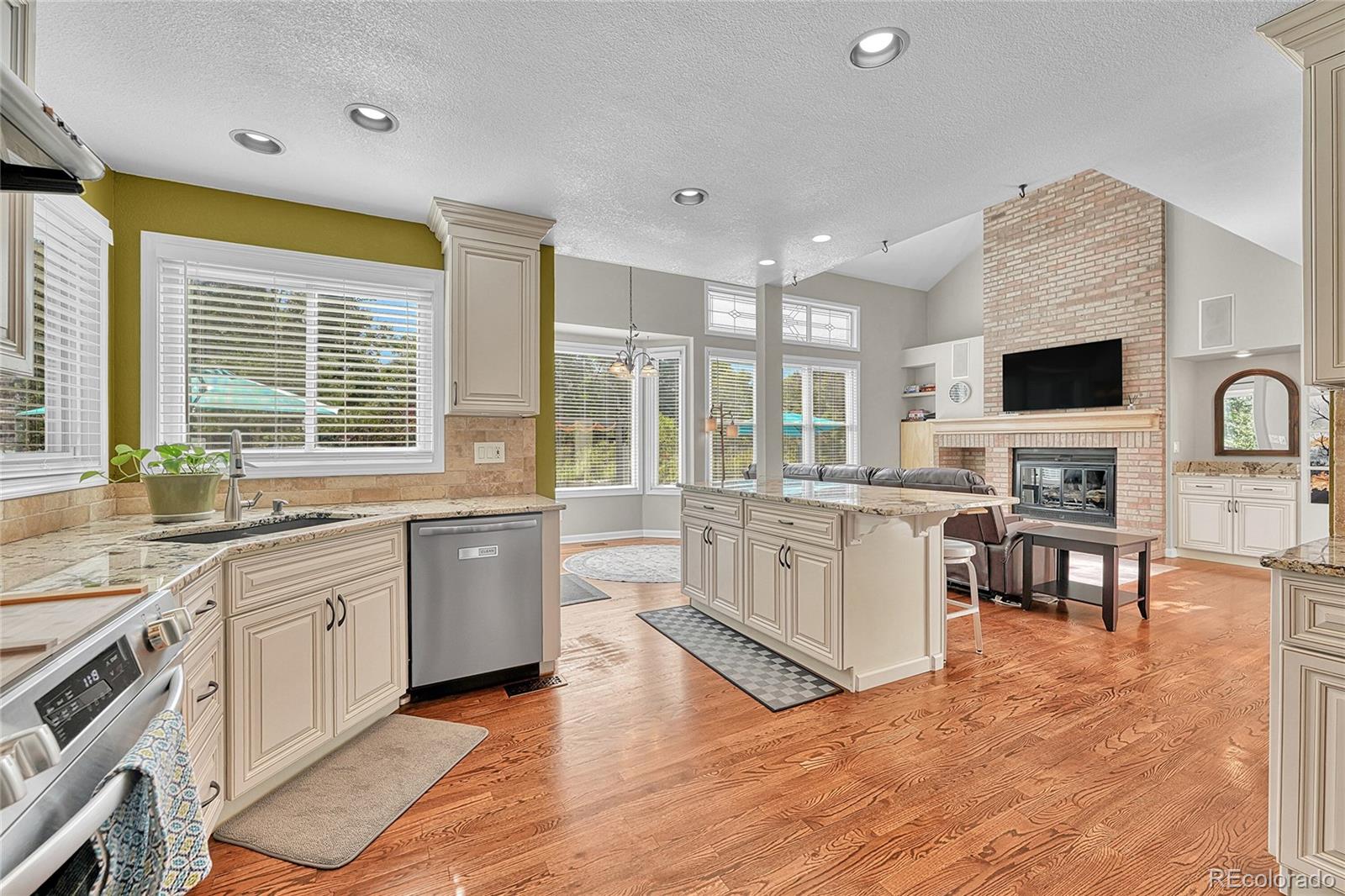 MLS Image #3 for 6722  eagle place,highlands ranch, Colorado
