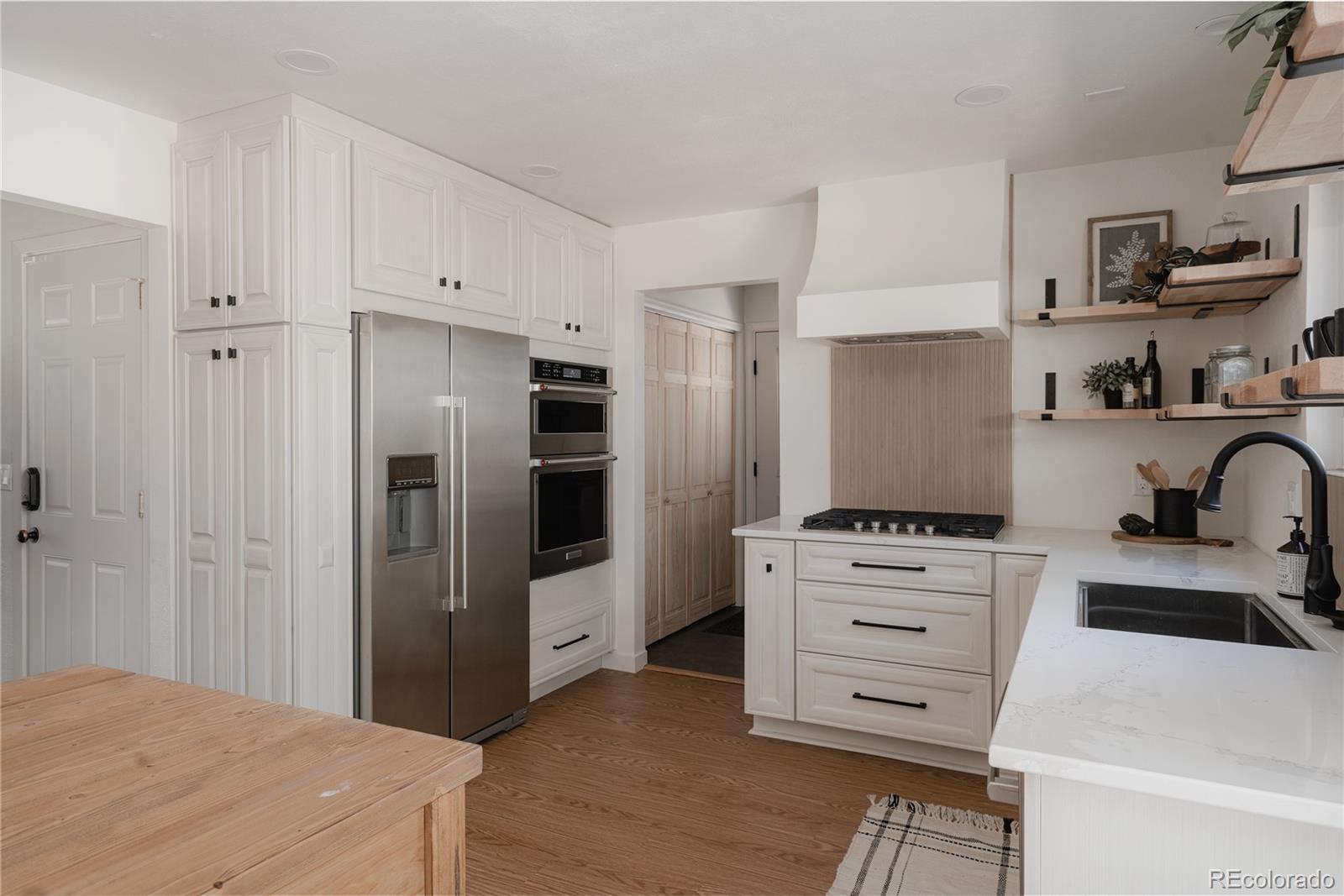 MLS Image #10 for 12851 e vassar drive,aurora, Colorado