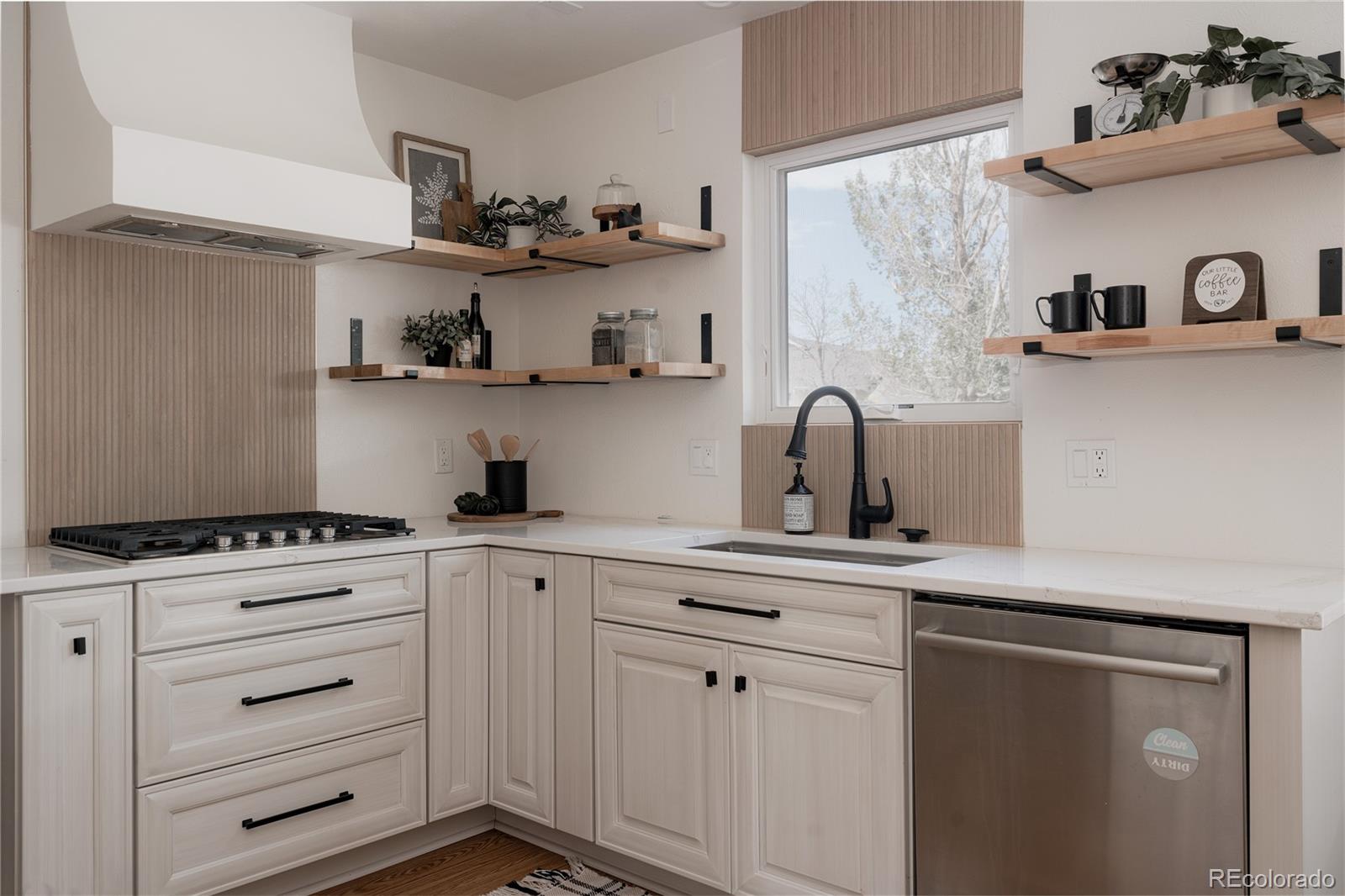 MLS Image #9 for 12851 e vassar drive,aurora, Colorado