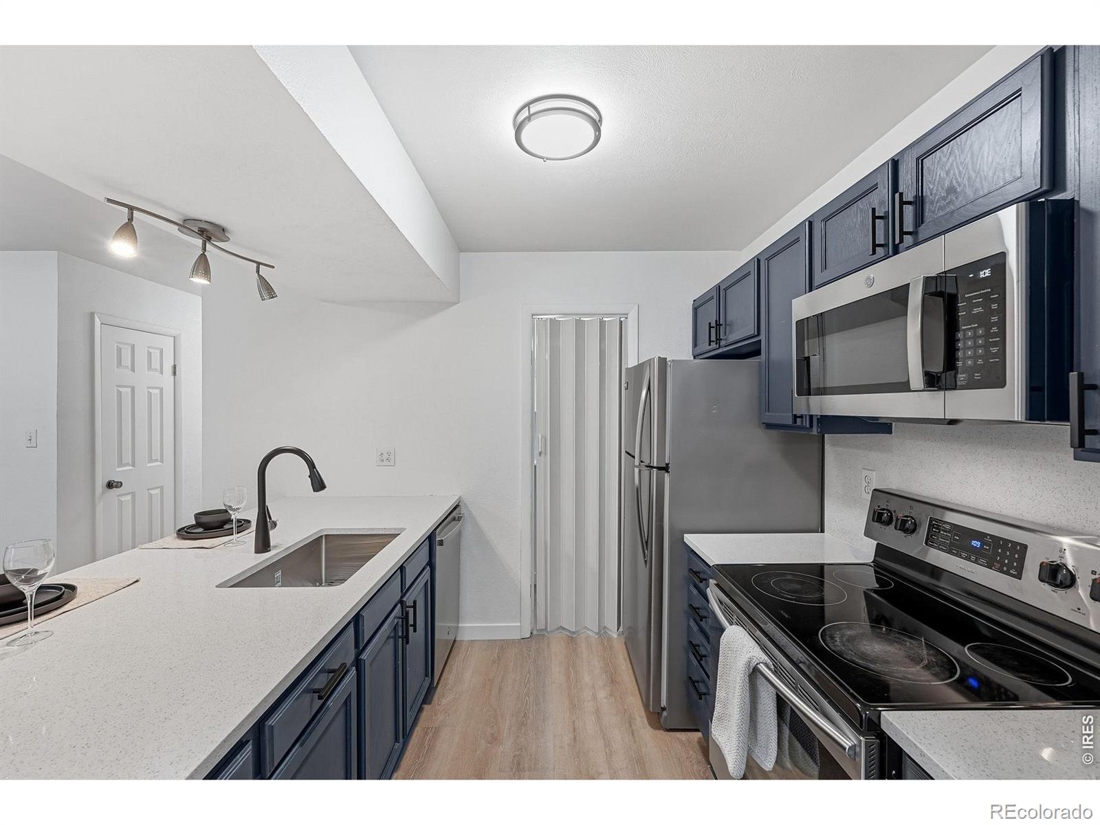 MLS Image #12 for 3790  iris avenue,boulder, Colorado