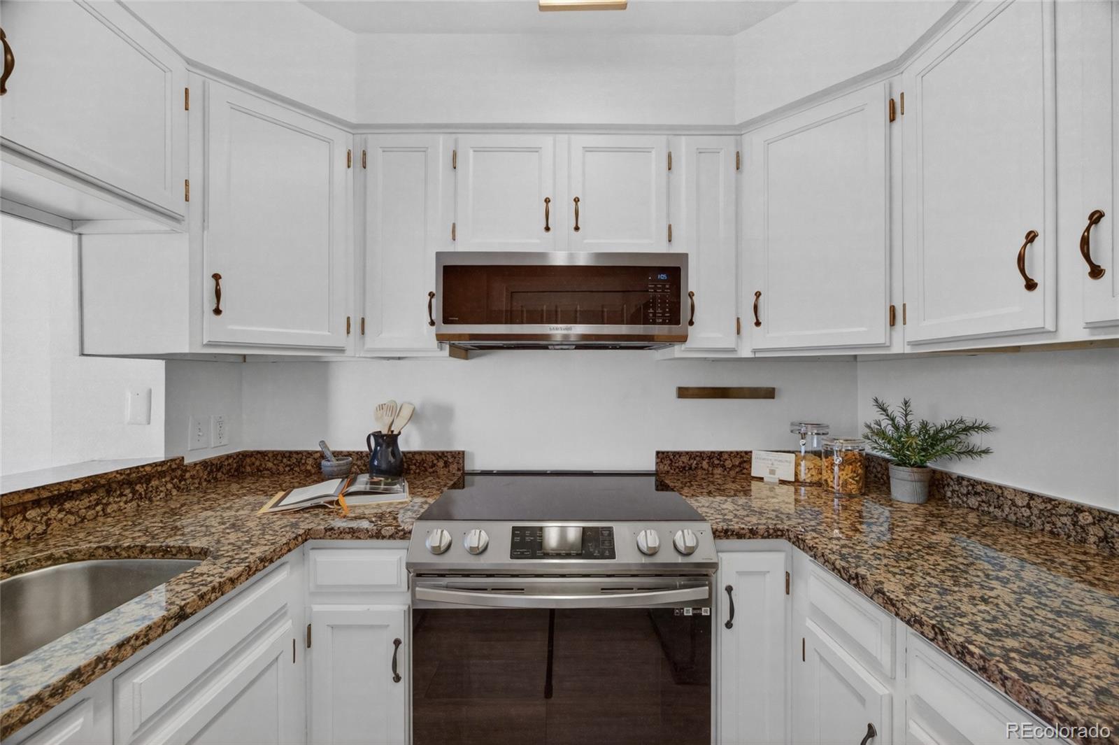 MLS Image #9 for 1811 s quebec way,denver, Colorado