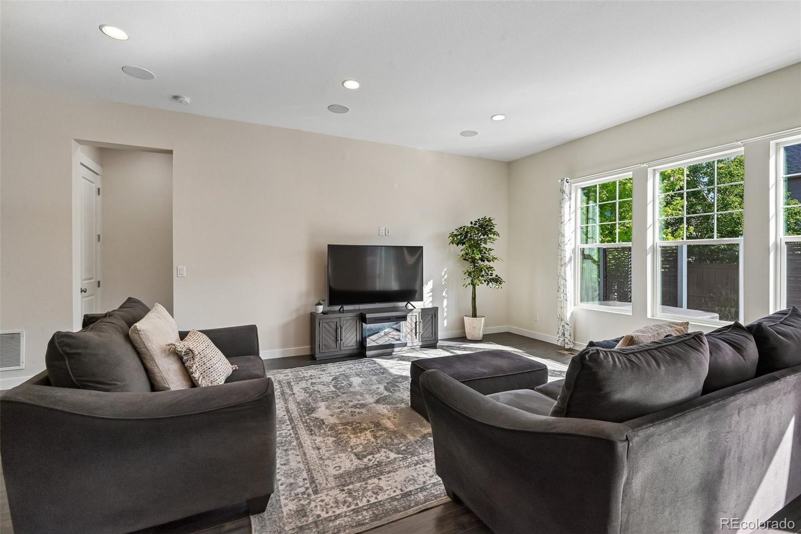 MLS Image #3 for 15878  clayton street,thornton, Colorado