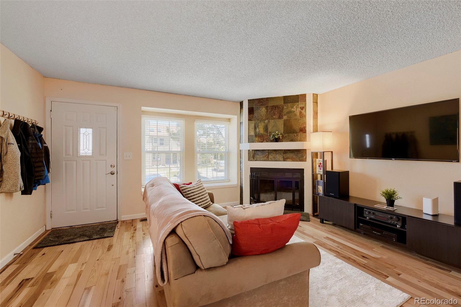 MLS Image #3 for 17335 e rice circle b,aurora, Colorado
