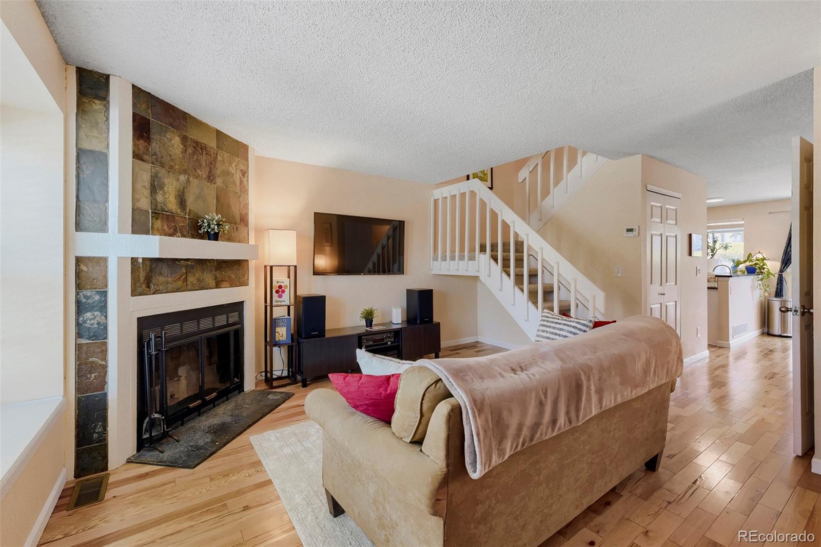MLS Image #4 for 17335 e rice circle b,aurora, Colorado