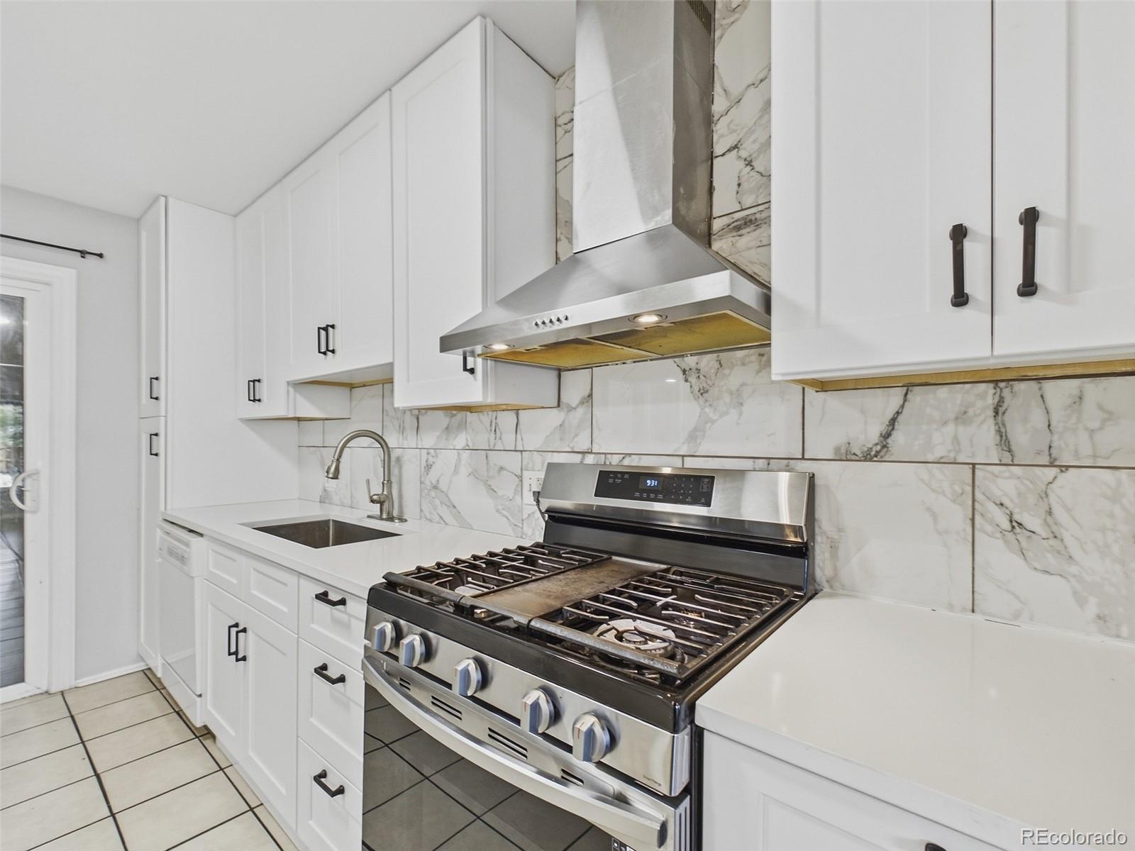 MLS Image #13 for 1081 s knox court,denver, Colorado