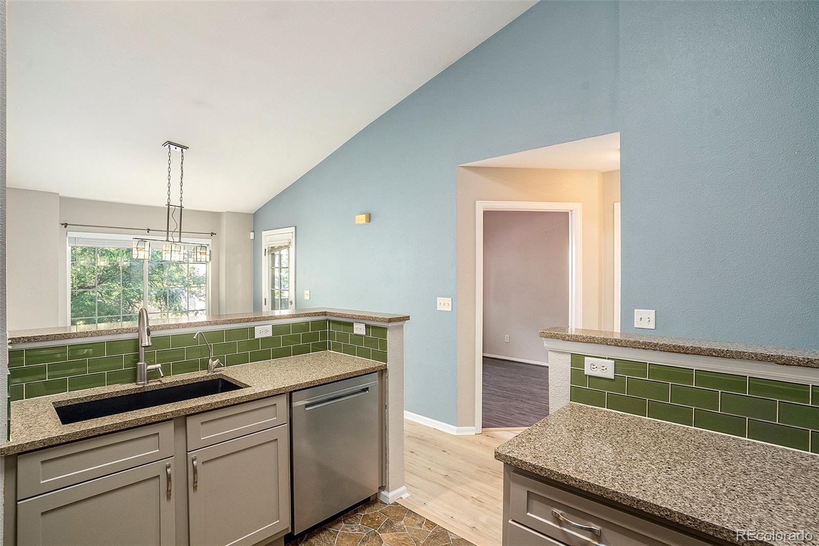 MLS Image #4 for 1461 s danube way,aurora, Colorado