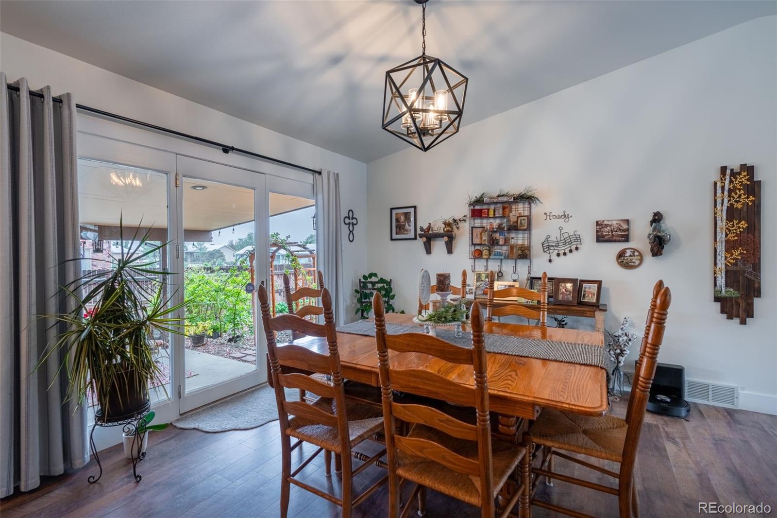 MLS Image #11 for 444 s hahns peak avenue,pueblo, Colorado