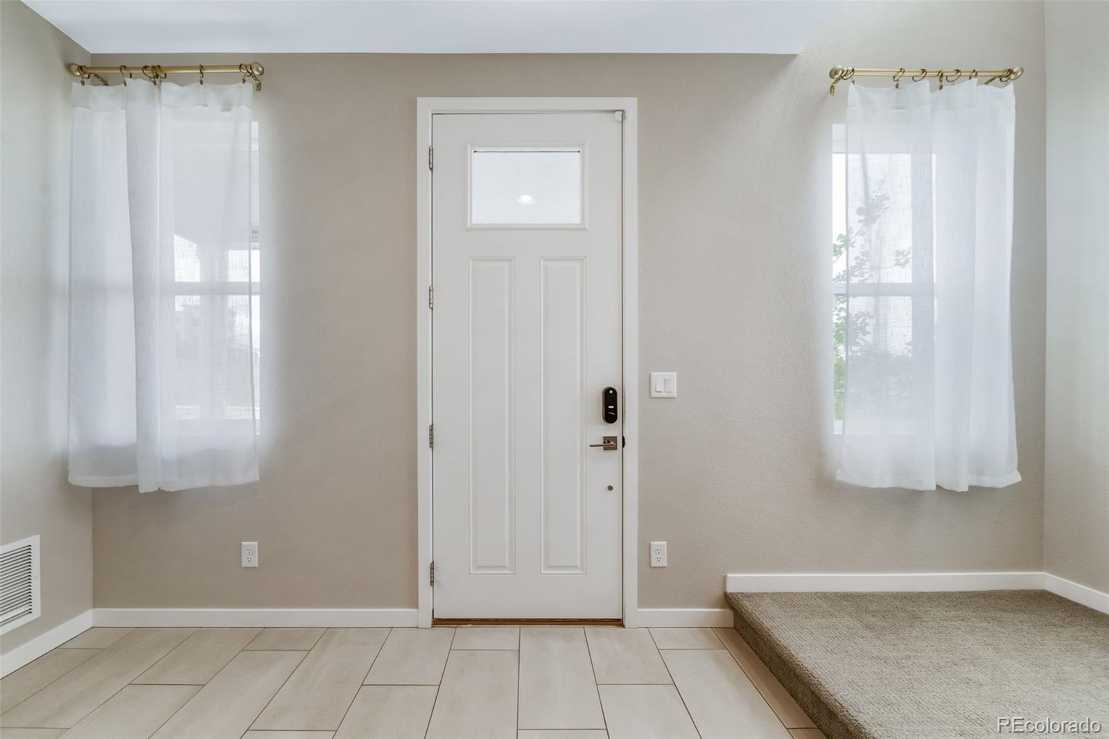 MLS Image #5 for 1000  southurst lane,littleton, Colorado