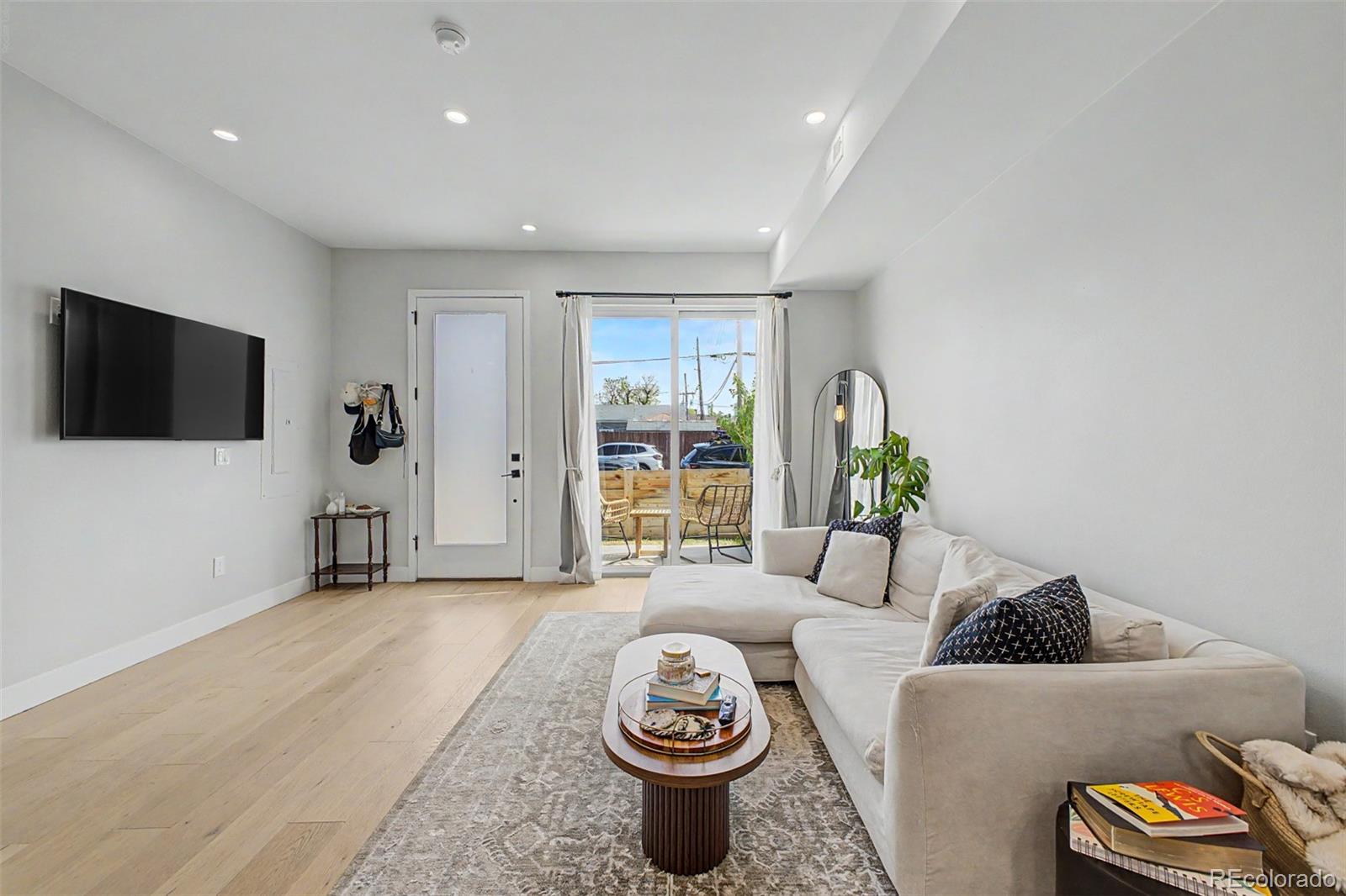 MLS Image #10 for 1921 w elk place,denver, Colorado