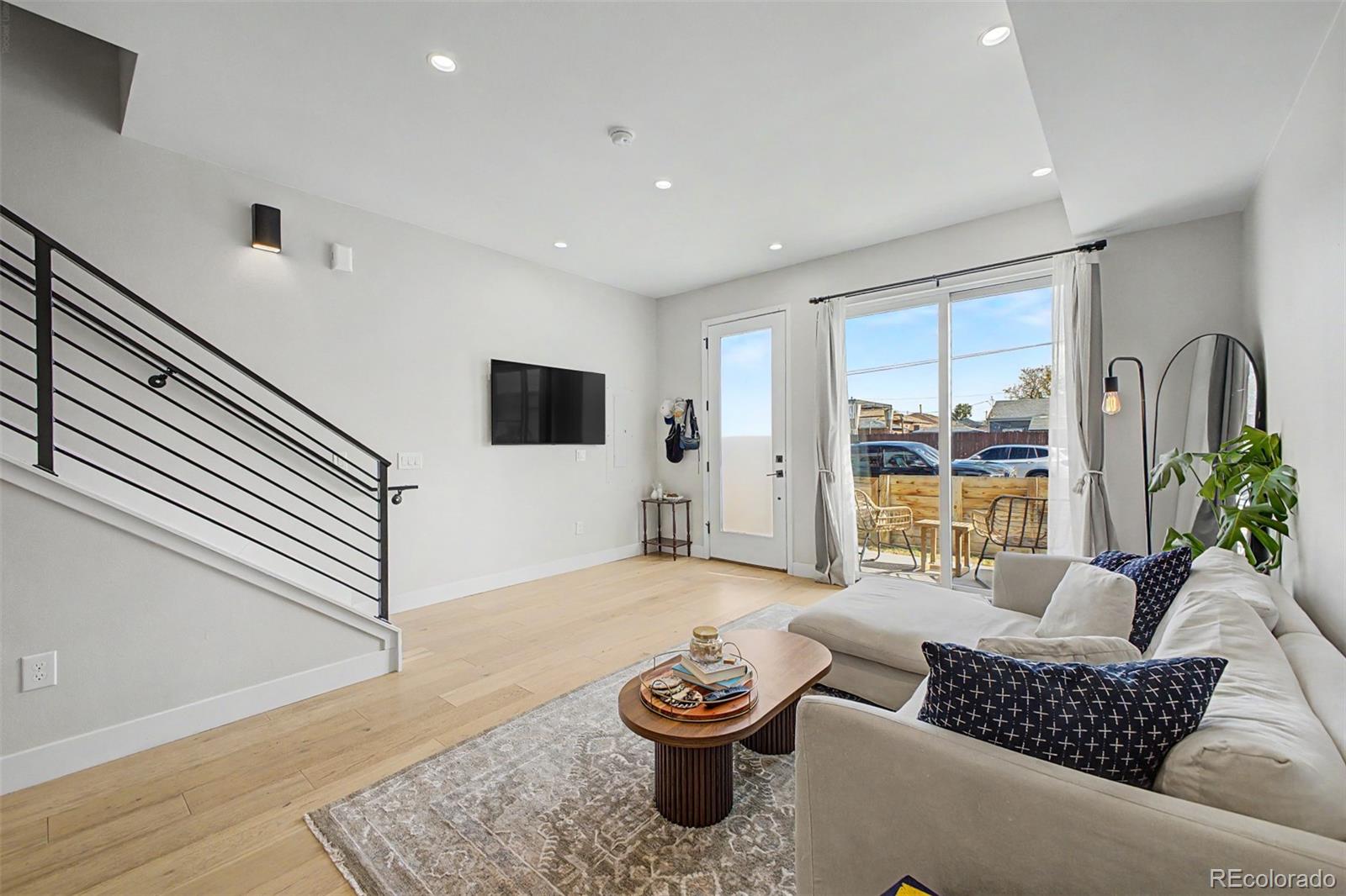 MLS Image #13 for 1921 w elk place,denver, Colorado