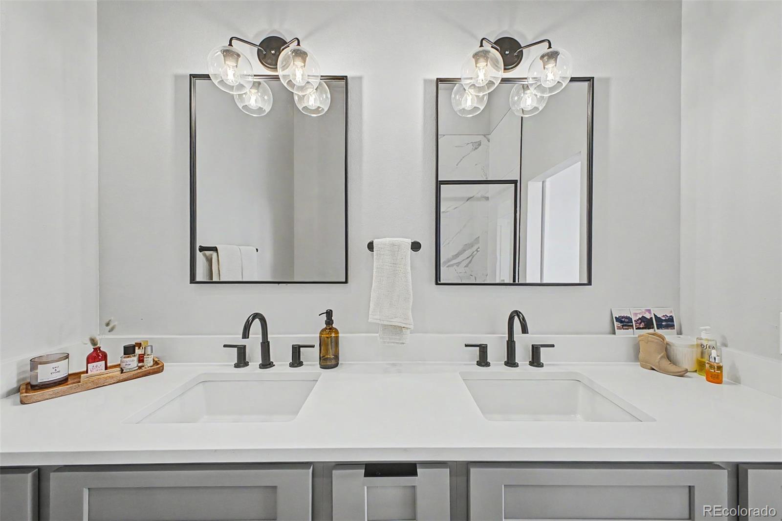 MLS Image #20 for 1921 w elk place,denver, Colorado