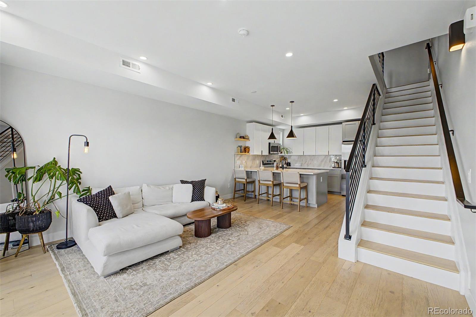 MLS Image #3 for 1921 w elk place,denver, Colorado