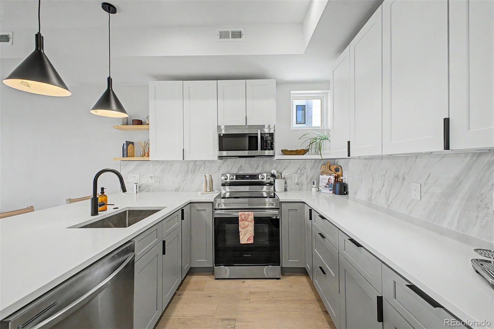 MLS Image #7 for 1921 w elk place,denver, Colorado