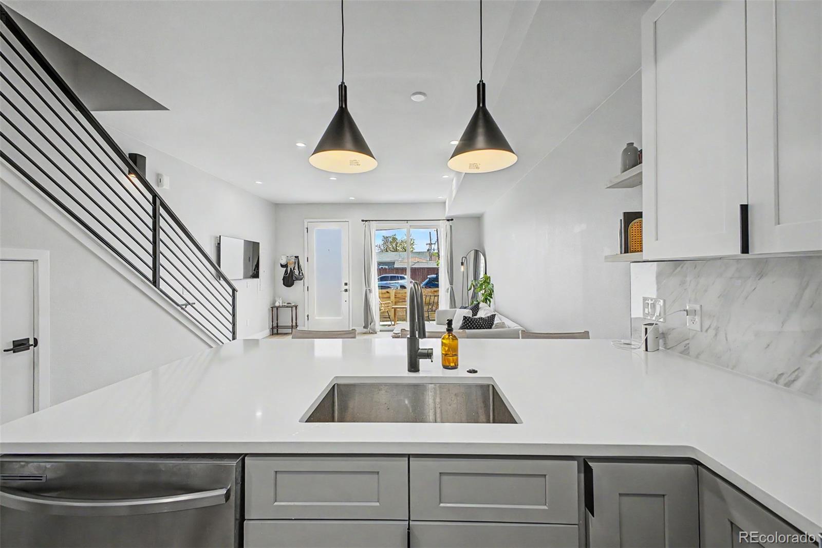 MLS Image #9 for 1921 w elk place,denver, Colorado
