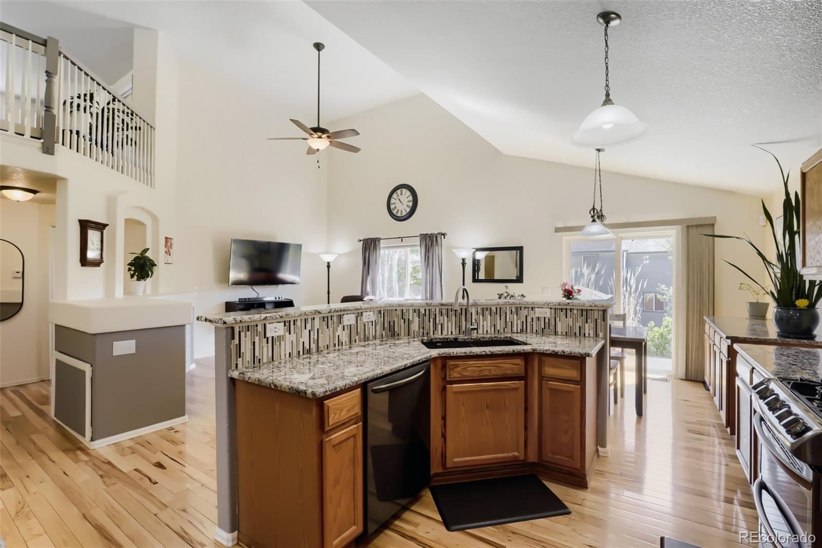 MLS Image #10 for 13922  dahlia street,thornton, Colorado