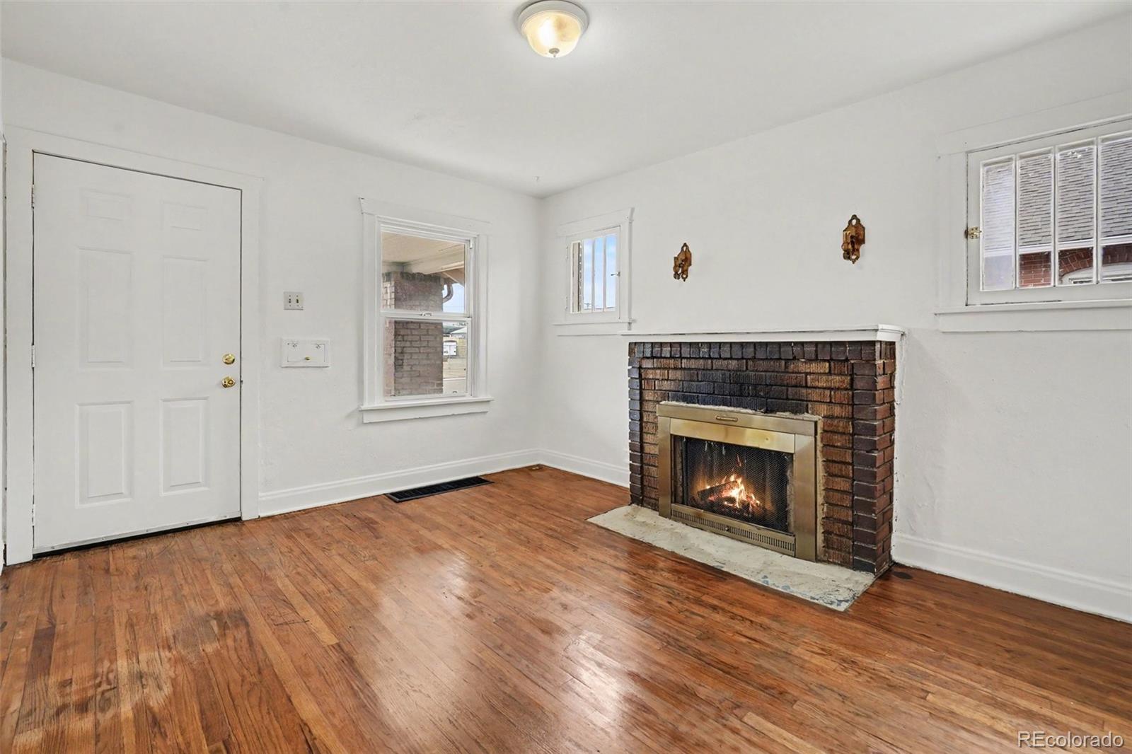 MLS Image #3 for 1237 s bannock street,denver, Colorado