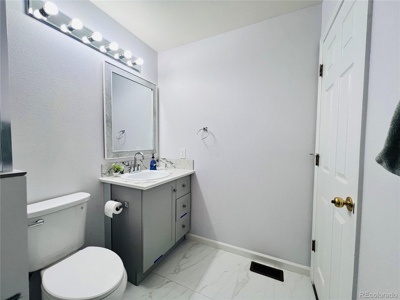 MLS Image #19 for 16184 e hinsdale avenue,aurora, Colorado