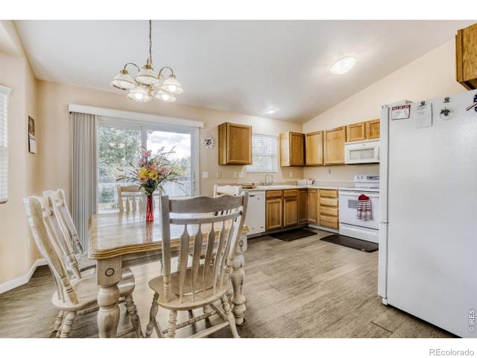 MLS Image #11 for 1012  basin court,windsor, Colorado