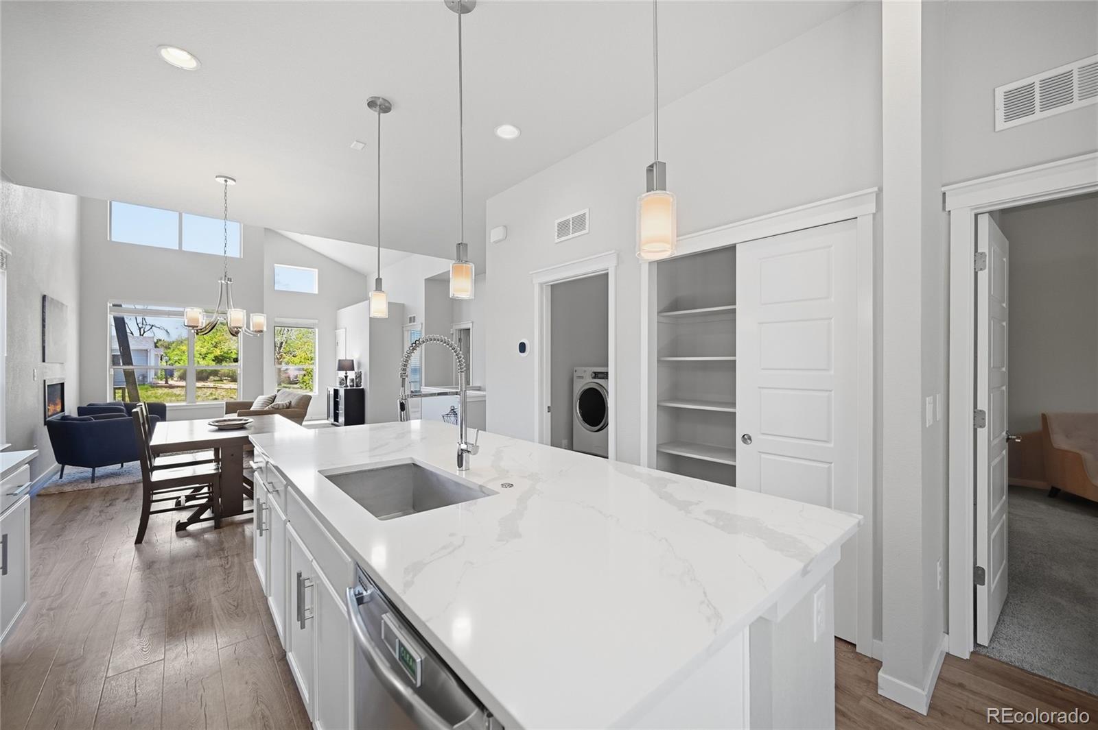 MLS Image #10 for 11577 e 25th avenue,aurora, Colorado