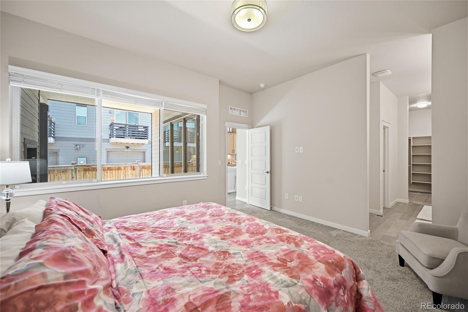 MLS Image #13 for 11577 e 25th avenue,aurora, Colorado