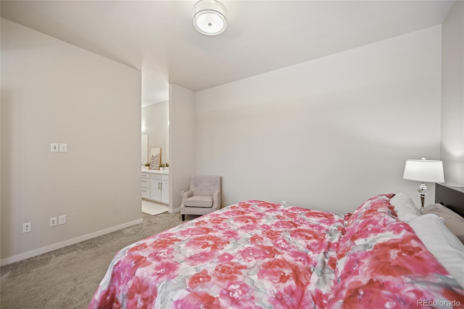 MLS Image #14 for 11577 e 25th avenue,aurora, Colorado