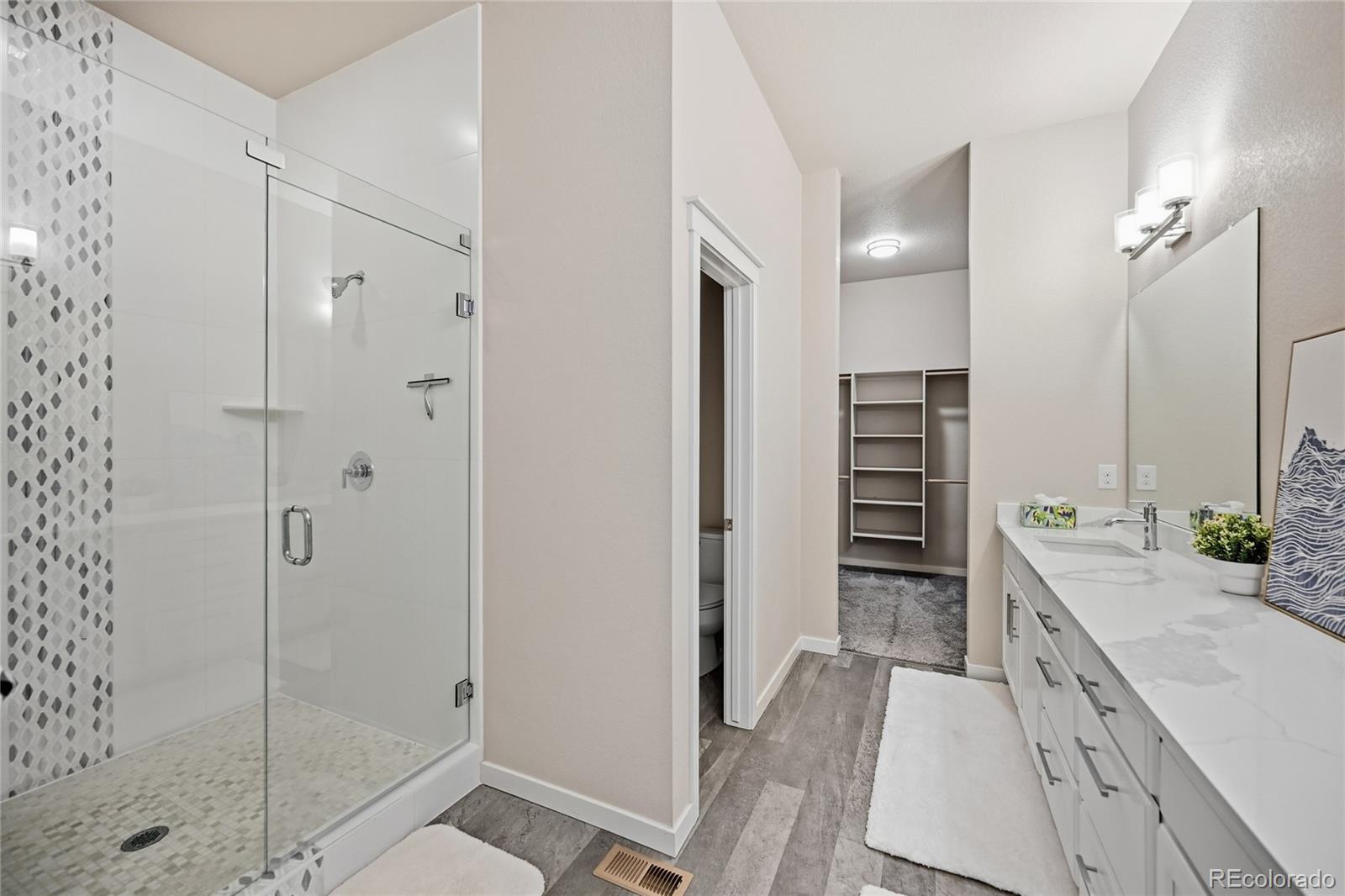 MLS Image #16 for 11577 e 25th avenue,aurora, Colorado