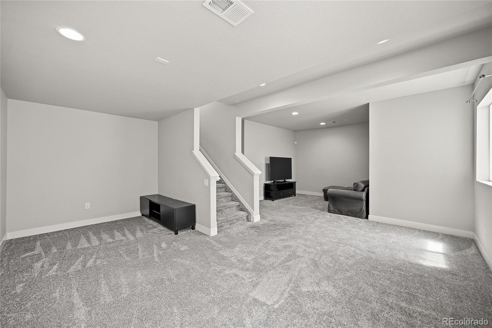 MLS Image #33 for 11577 e 25th avenue,aurora, Colorado
