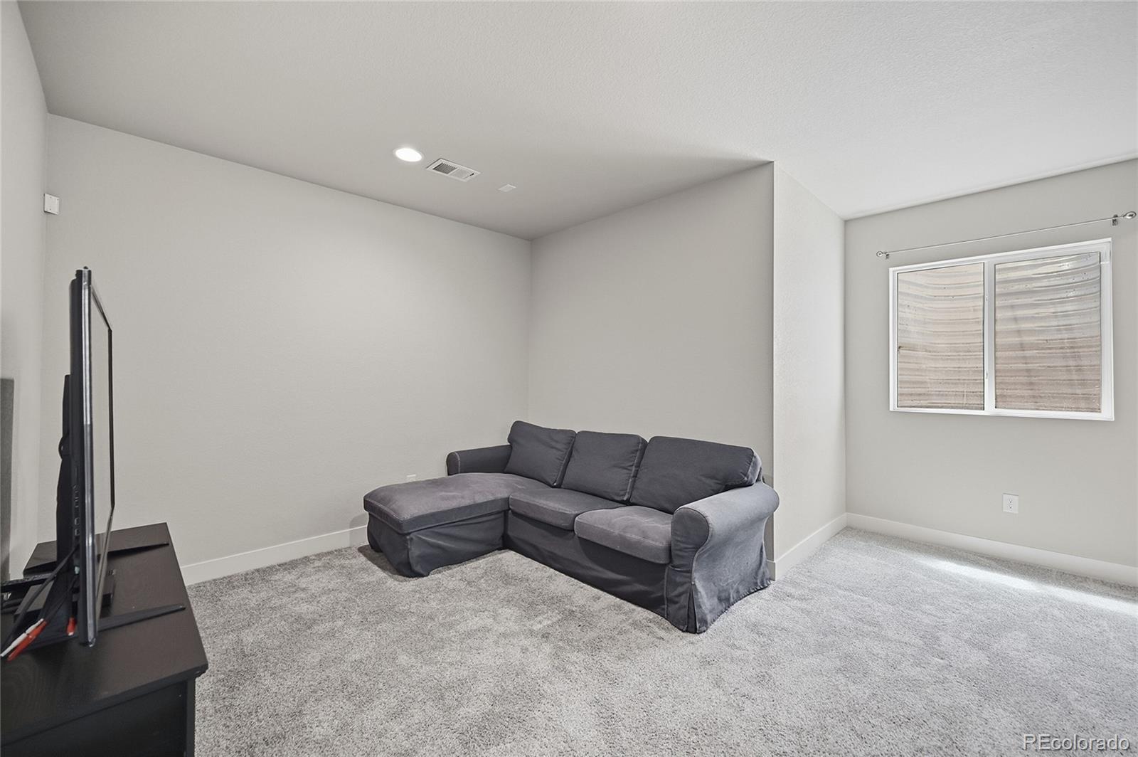 MLS Image #34 for 11577 e 25th avenue,aurora, Colorado