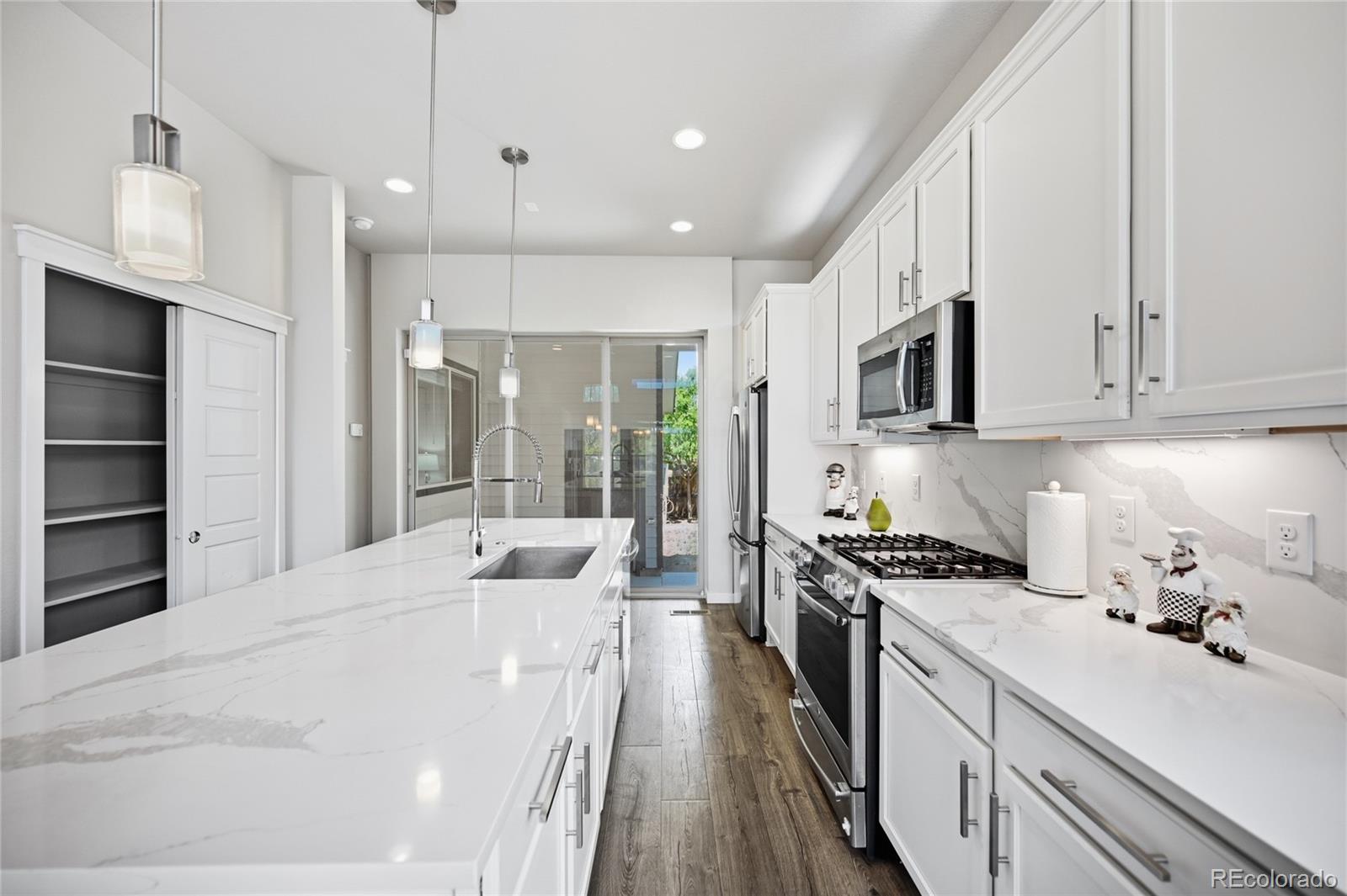 MLS Image #9 for 11577 e 25th avenue,aurora, Colorado