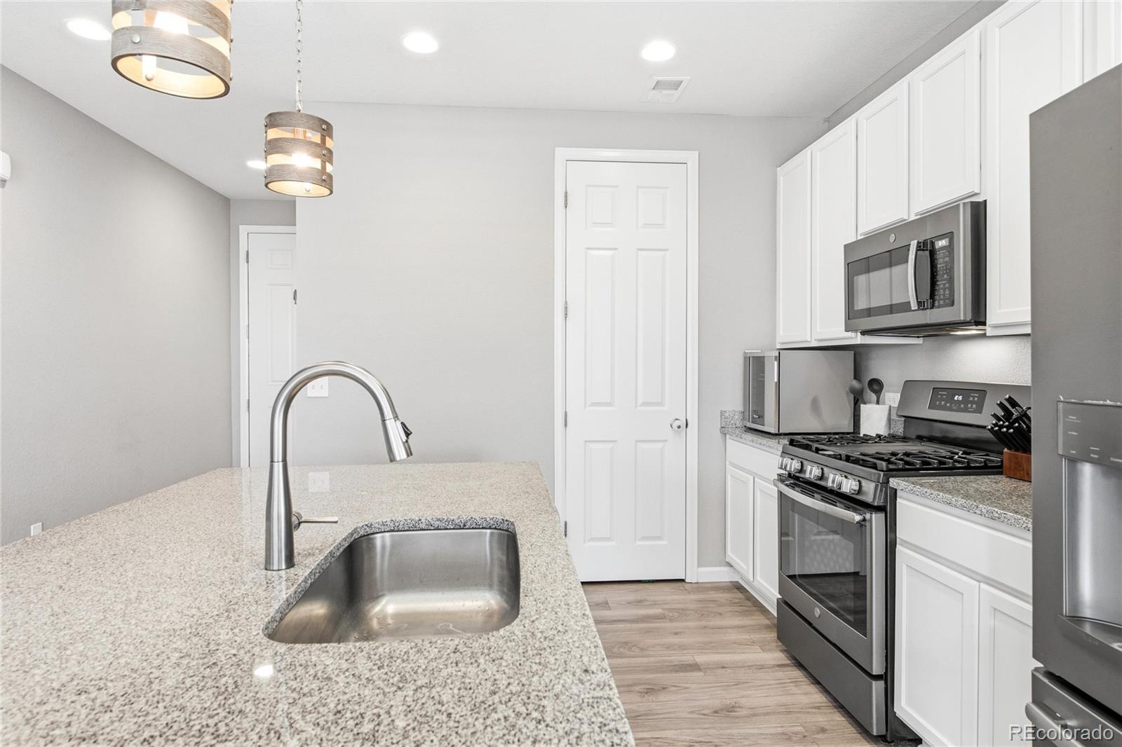 MLS Image #6 for 4628 s nepal way,aurora, Colorado