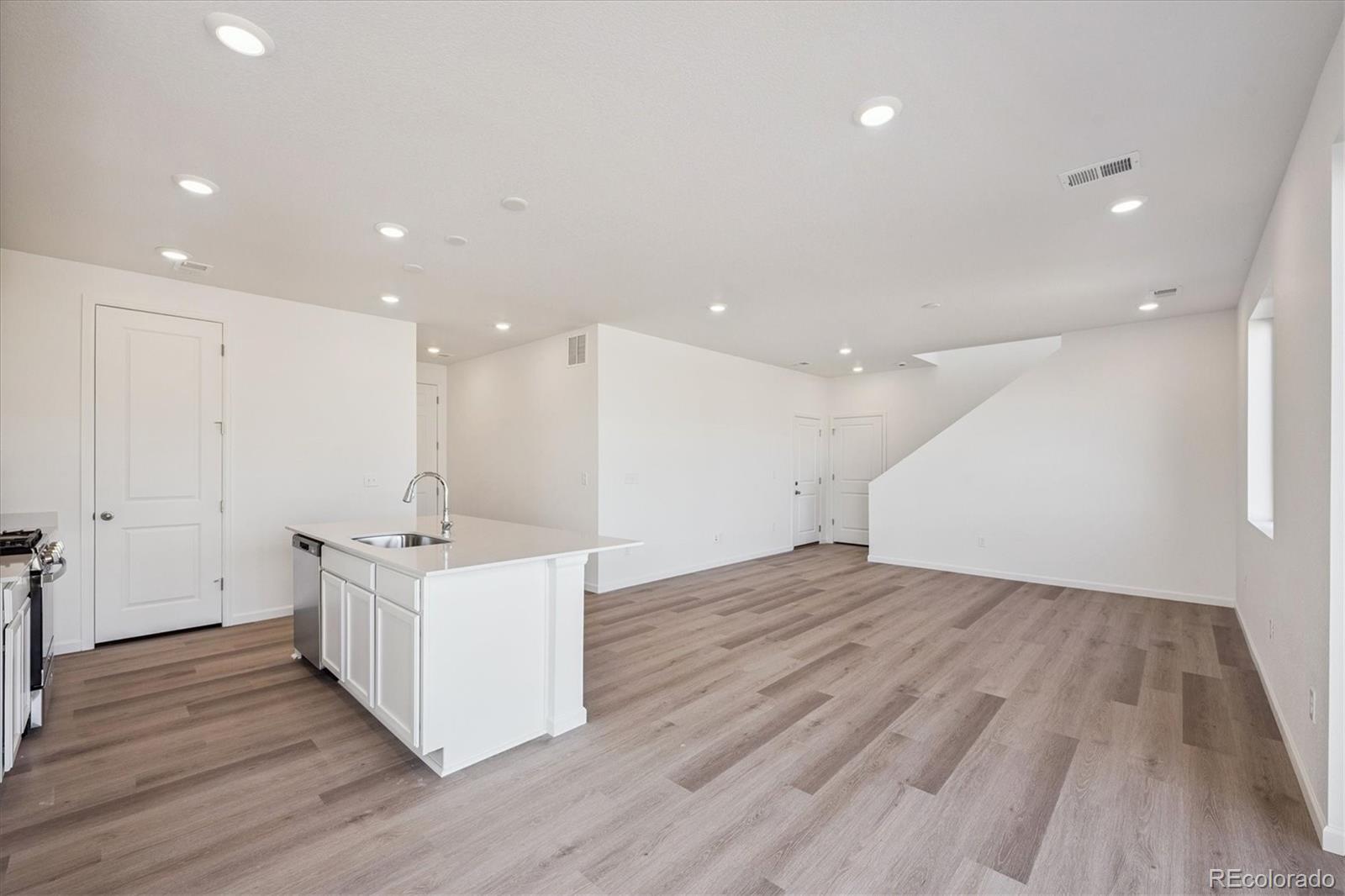 MLS Image #5 for 4663  sugar beet street,johnstown, Colorado