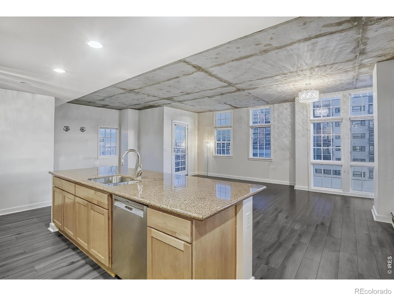 MLS Image #10 for 275 s harrison street 501,denver, Colorado