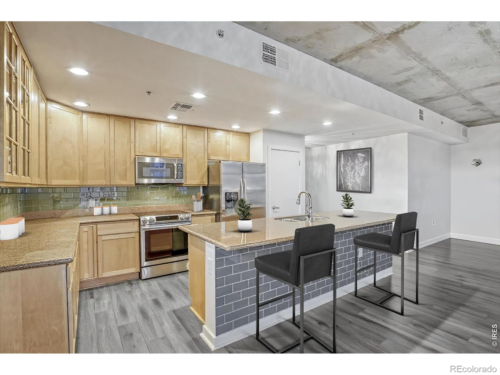 MLS Image #7 for 275 s harrison street 501,denver, Colorado