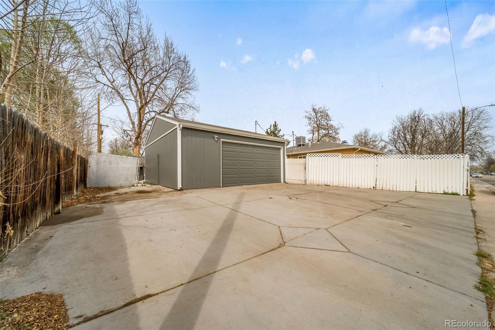 MLS Image #47 for 3443 s vrain street,denver, Colorado
