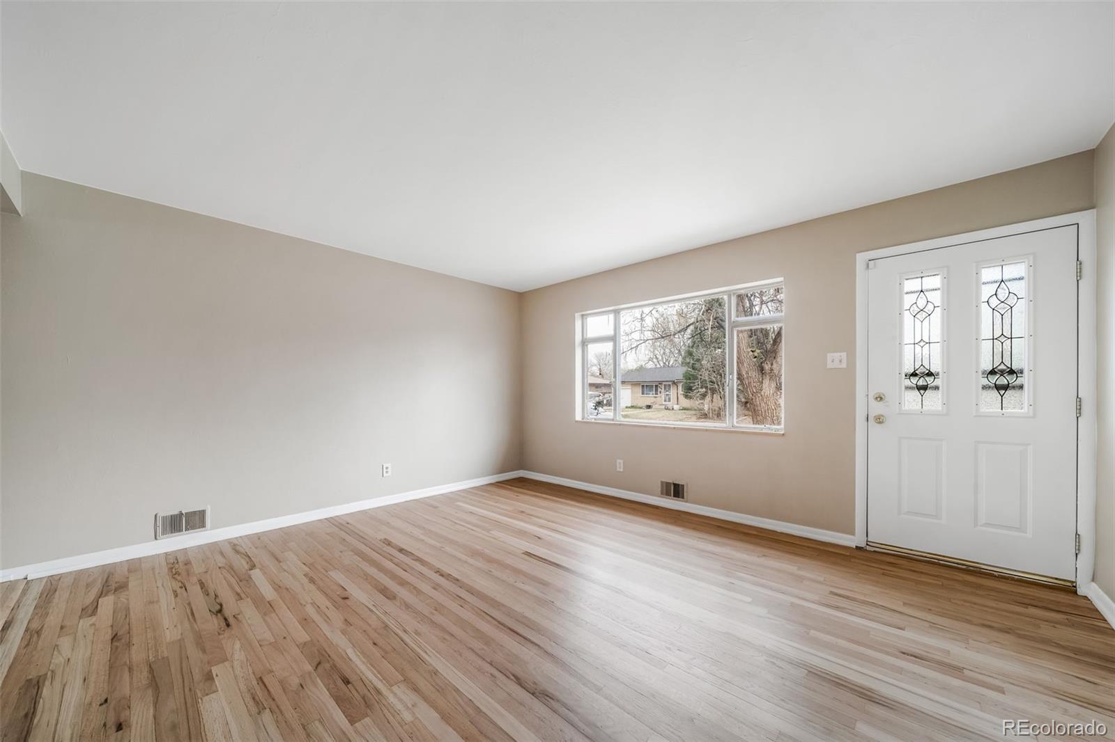 MLS Image #8 for 3443 s vrain street,denver, Colorado
