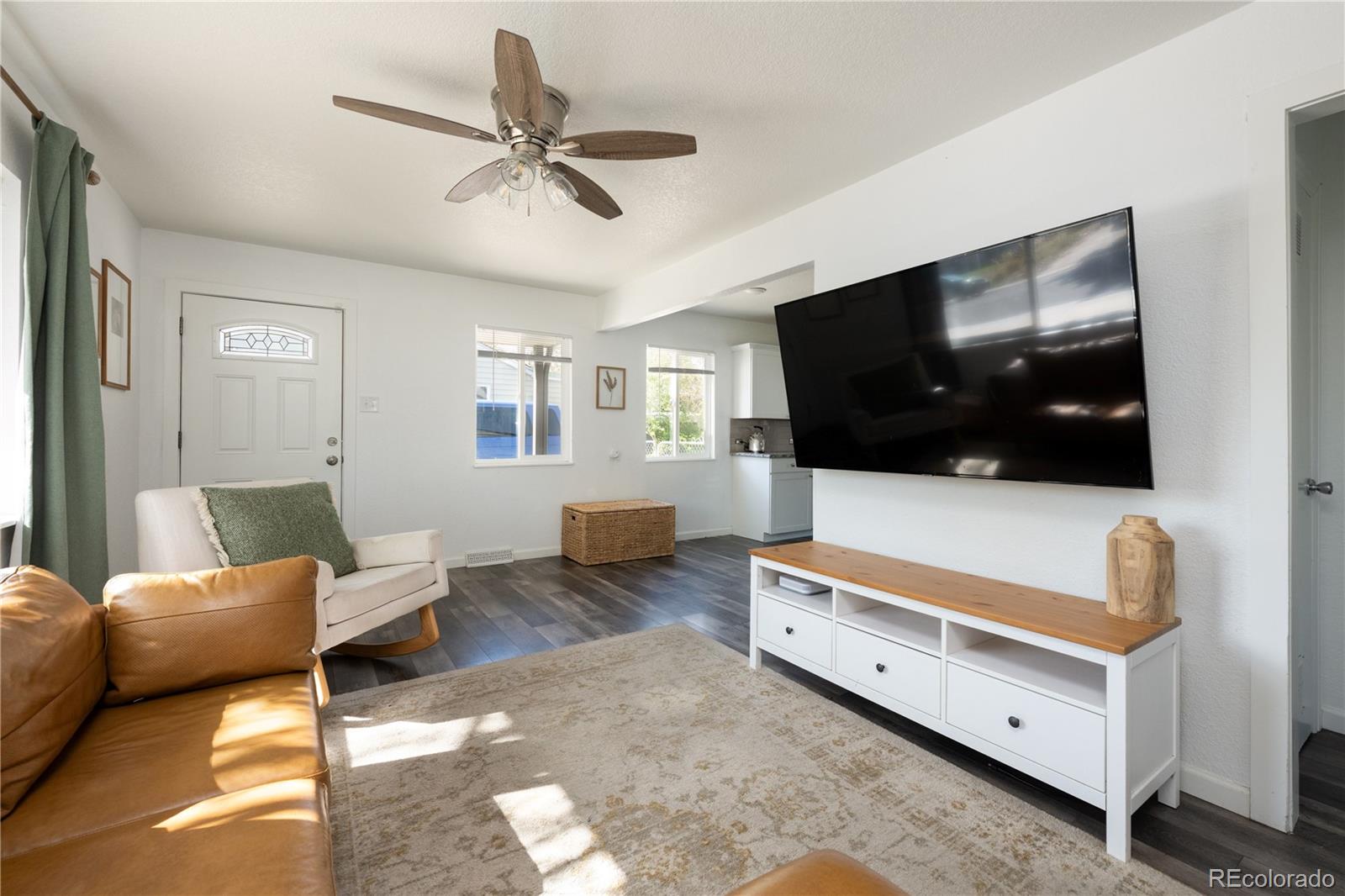 MLS Image #13 for 2325 s king street,denver, Colorado