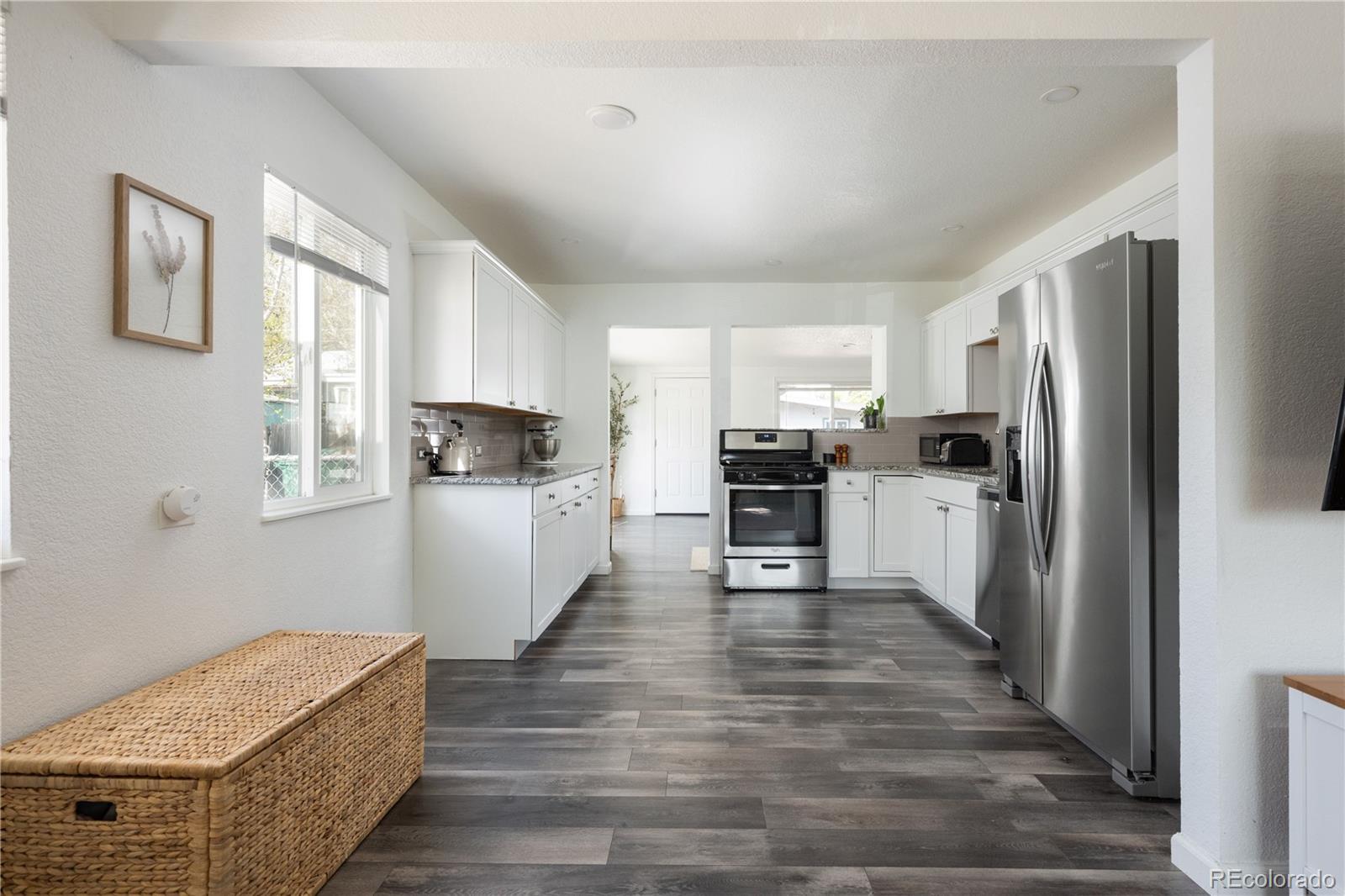 MLS Image #16 for 2325 s king street,denver, Colorado