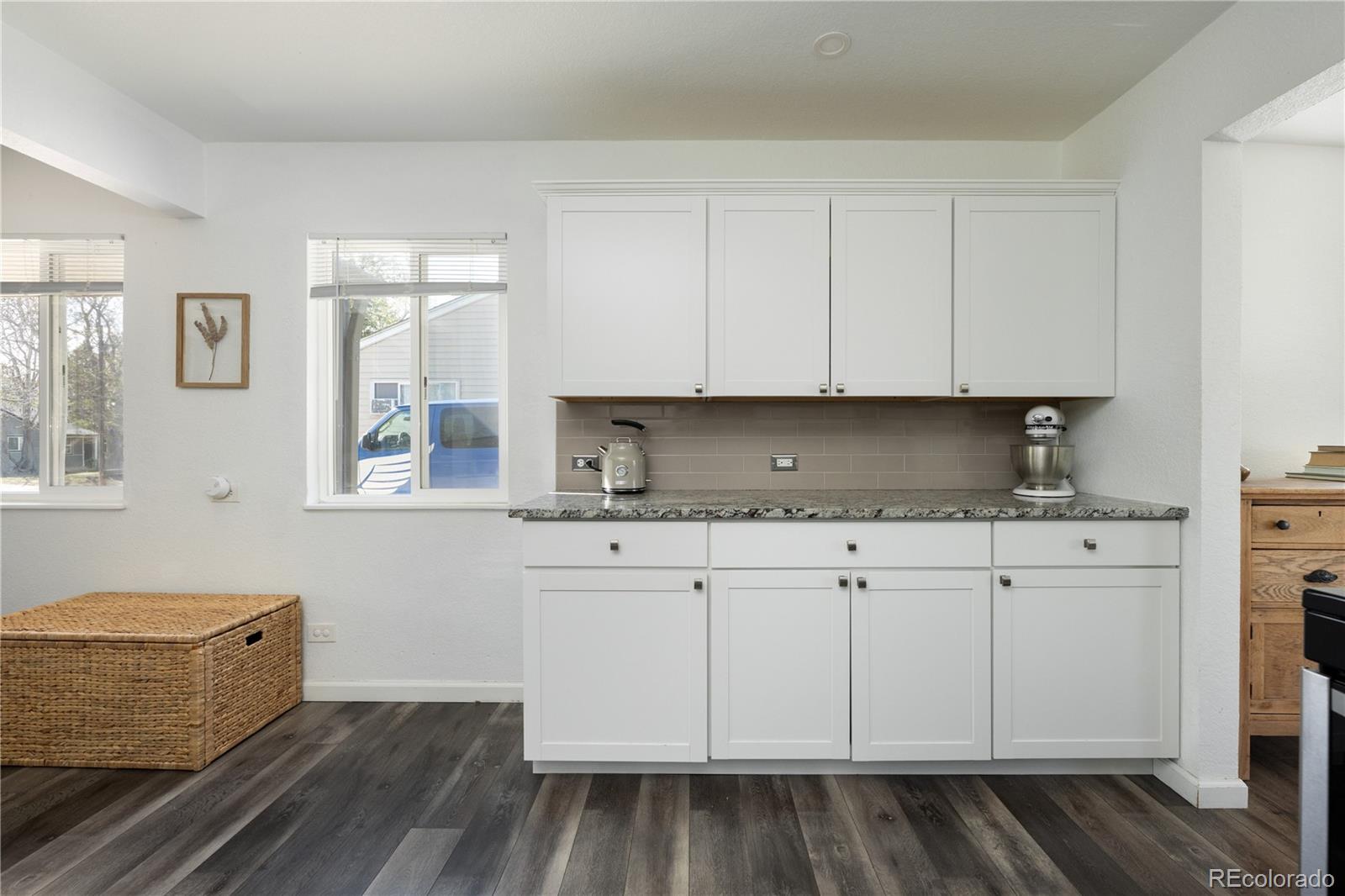 MLS Image #17 for 2325 s king street,denver, Colorado