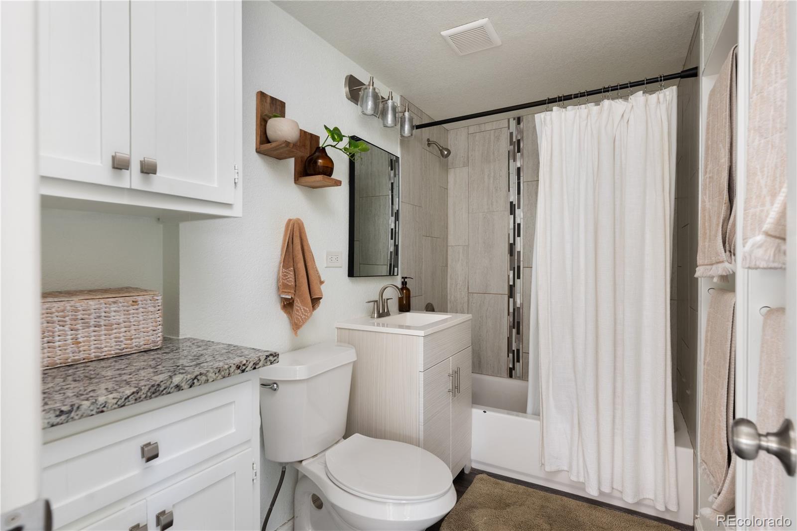 MLS Image #27 for 2325 s king street,denver, Colorado