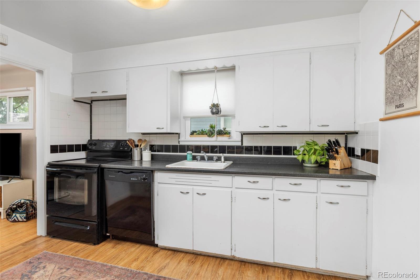 MLS Image #6 for 4327 s sherman street,englewood, Colorado