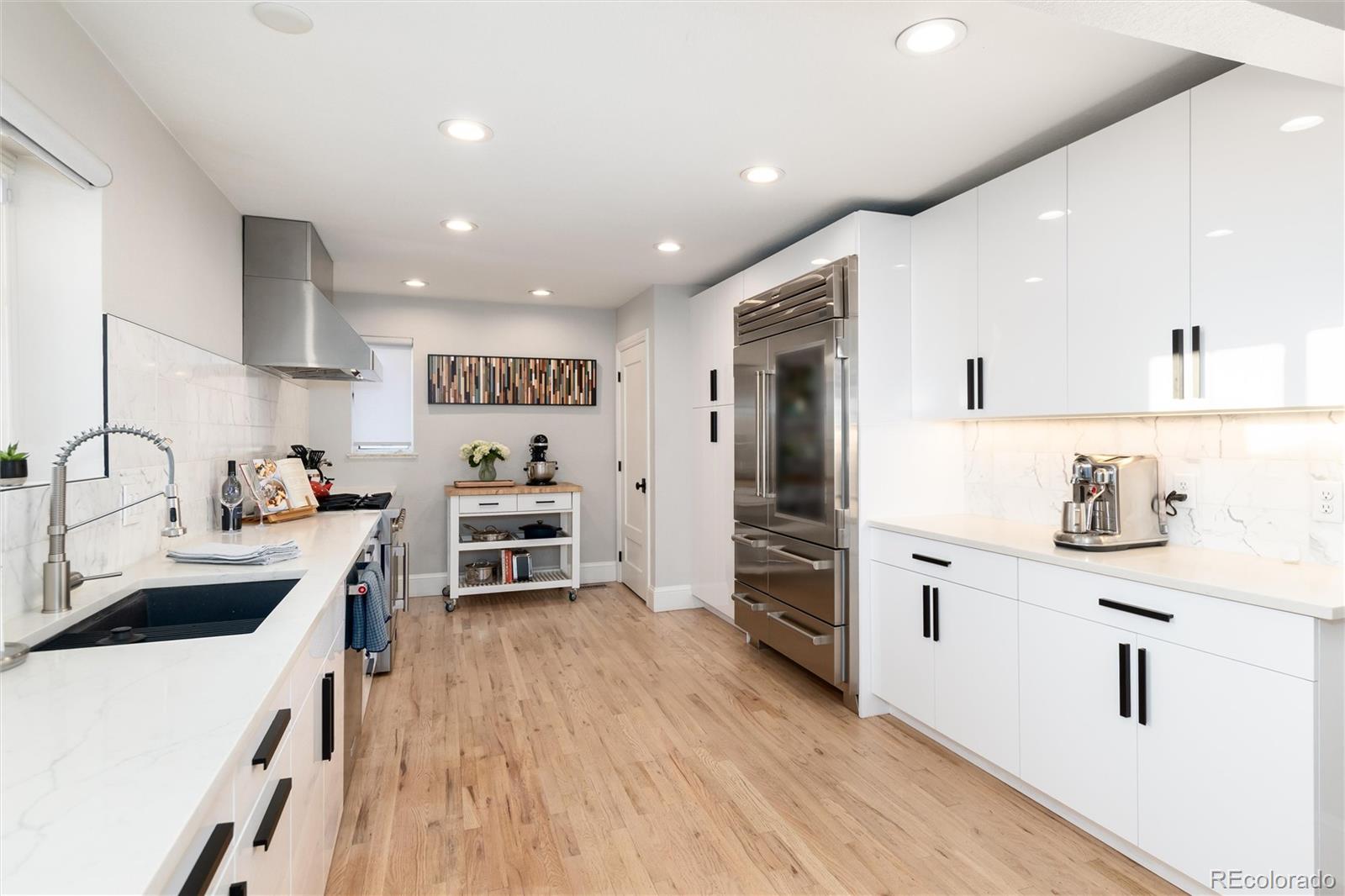 MLS Image #18 for 215  ivanhoe street,denver, Colorado
